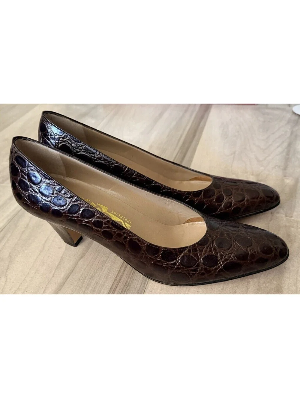 Salvatore Ferragamo Dark Brown Leather Crocodile Embossed Pumps Heels 8 AAAA Box